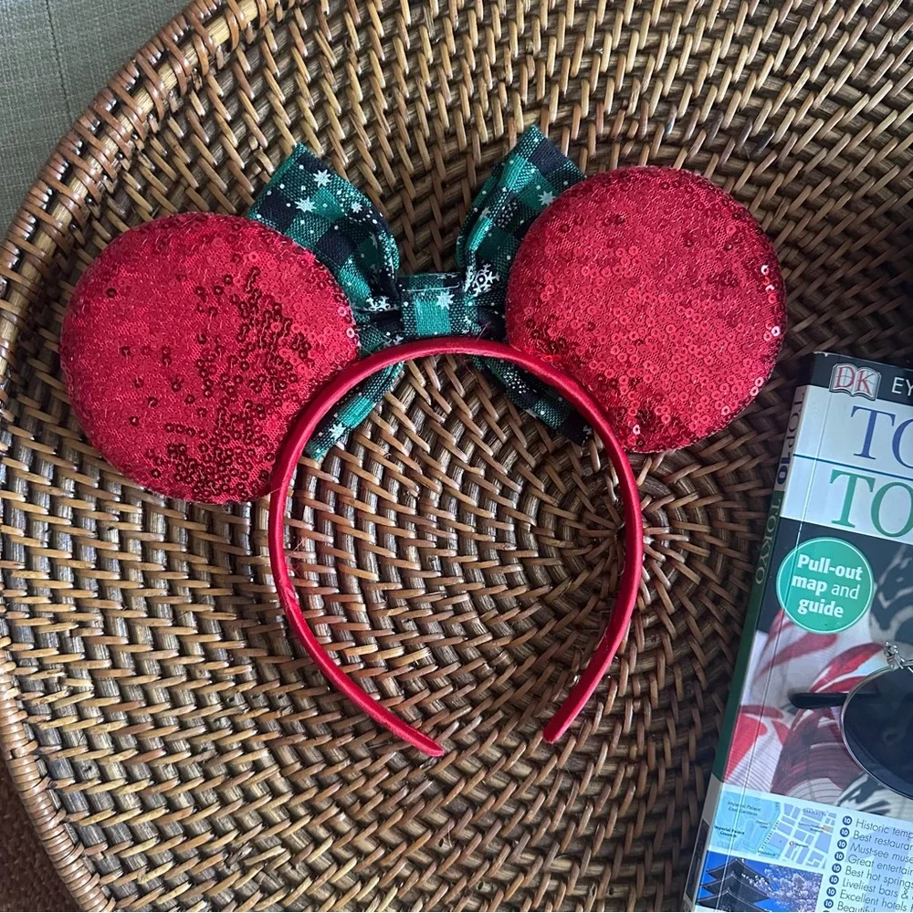 Disney excellent sequin